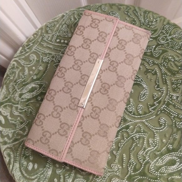 Gucci GG Logo Check & 7 Credit Wallet - Picture 3 of 16